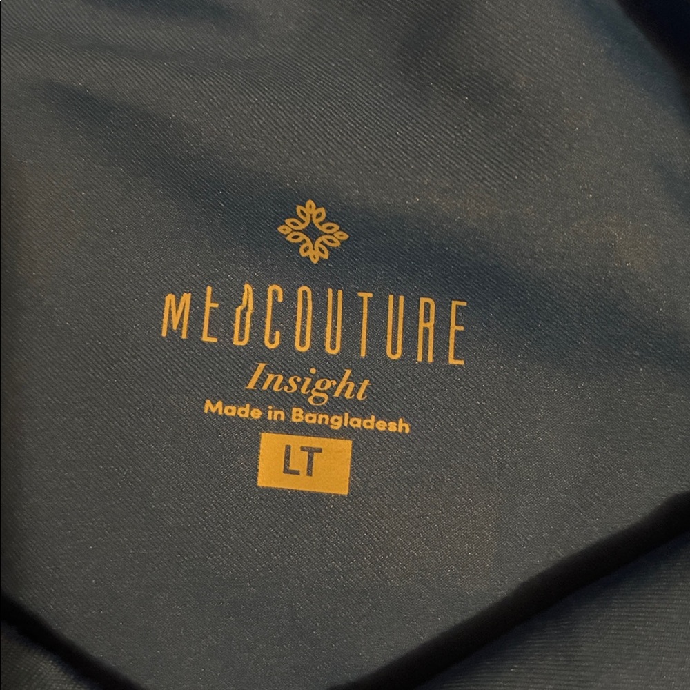 Med Couture Insight scrub joggers - size large tall - Picture 3 of 5